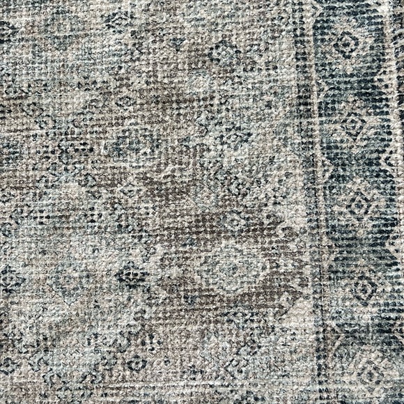 Home Goods Rug - Picture 2 of 3